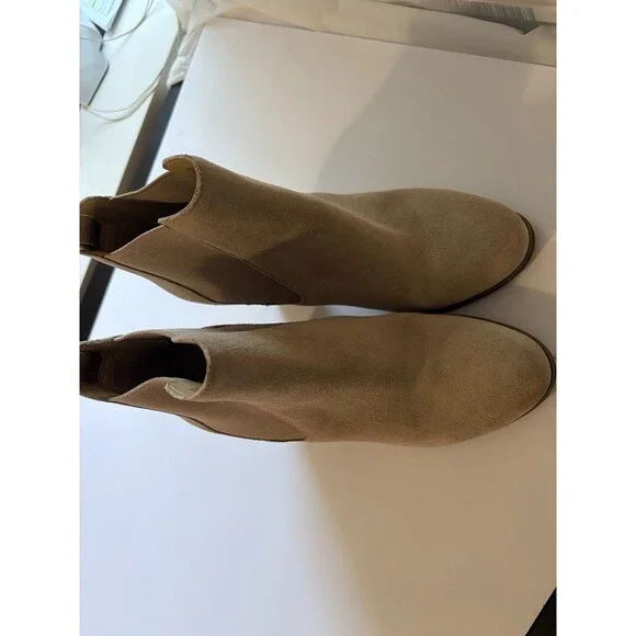 Michael Kors Suede Chelsea Ankle Boots Beige Block Heel Booties 7 Womens 7M - Picture 2 of 6